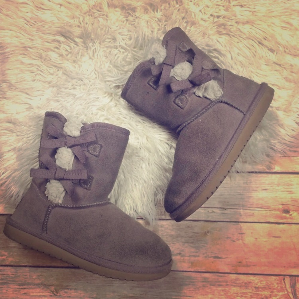 Kids Uggs size 3